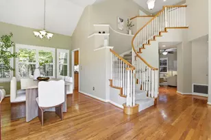 569 Cherrywood Dr, Sunnyvale, CA 94087 - Photo 2