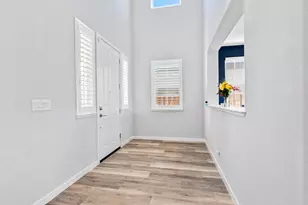 2360 Aerostar Way, Sacramento, CA 95834 - Photo 8