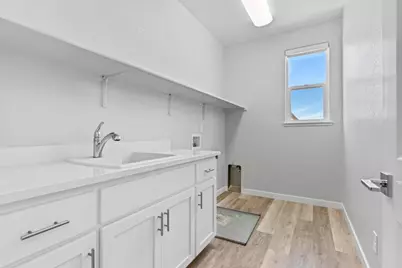 2360 Aerostar Way, Sacramento, CA 95834 - Photo 32