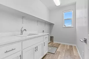 2360 Aerostar Way, Sacramento, CA 95834 - Photo 32