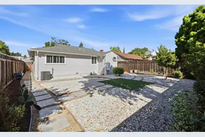 2170 Clarke Ave, East Palo Alto, CA 94303 - Photo 30