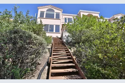 15 Serramar Drive, Oakland, CA 94611 - Photo 40