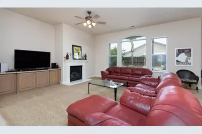 1827 N Joshua Ave, Clovis, CA 93619 - Photo 10