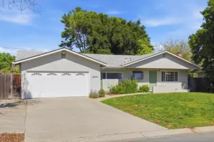 13345 Ronnie Way, Saratoga, CA 95070 - Photo 2
