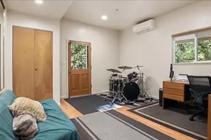 19730 Black Rd, Los Gatos, CA 95033 - Photo 8