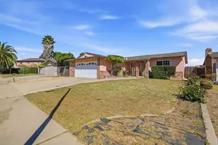 1666 El Dorado Dr, Salinas, CA 93906 - Photo 2