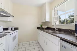 1915 Mount Vernon Ct 16, Mountain View, CA 94040 - Photo 6