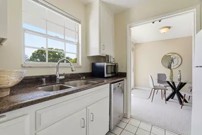 1915 Mount Vernon Ct 16, Mountain View, CA 94040 - Photo 6