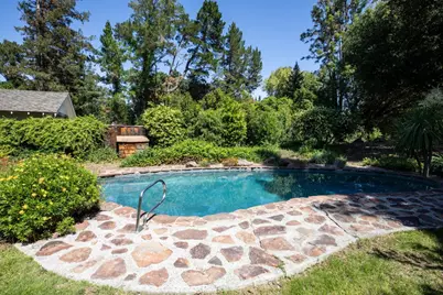 800 Loyola Dr, Los Altos, CA 94024 - Photo 32