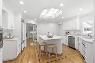 1037 Yorkshire Dr, Los Altos, CA 94024 - Photo 14