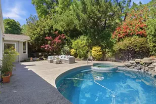 1037 Yorkshire Dr, Los Altos, CA 94024 - Photo 36