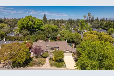 1037 Yorkshire Dr, Los Altos, CA 94024 - Photo 46