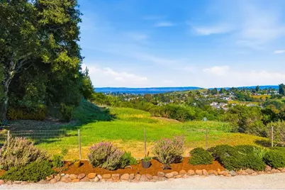 2027 New Brunswick Dr, San Mateo, CA 94402 - Photo 2