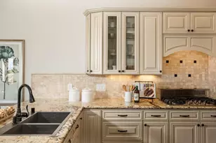 5 Poppy Ln, San Carlos, CA 94070 - Photo 16