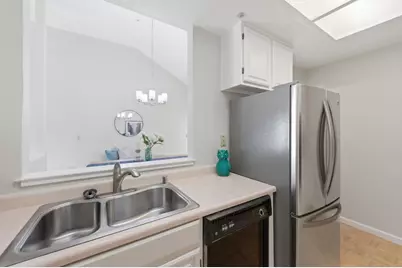 1040 Continentals Way 14, Belmont, CA 94002 - Photo 16