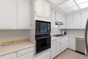 1040 Continentals Way 14, Belmont, CA 94002 - Photo 14