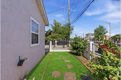 83 N King Rd, San Jose, CA 95116 - Photo 10