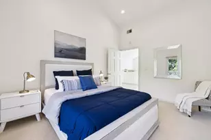 10 Salmark Ct, Hillsborough, CA 94010 - Photo 38