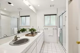 10 Salmark Ct, Hillsborough, CA 94010 - Photo 46