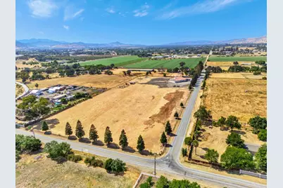 10055 Foothill Ave, Gilroy, CA 95020 - Photo 92