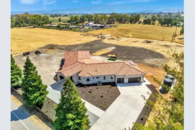 10055 Foothill Ave, Gilroy, CA 95020 - Photo 1