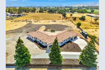 10055 Foothill Ave, Gilroy, CA 95020 - Photo 88