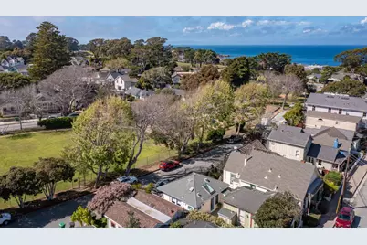 141 Caledonia Ave, Pacific Grove, CA 93950 - Photo 22