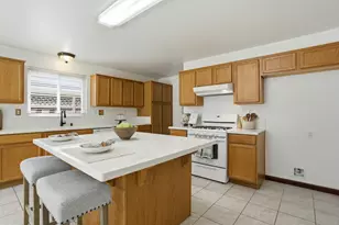 2592 Glenview Dr, Hollister, CA 95023 - Photo 10