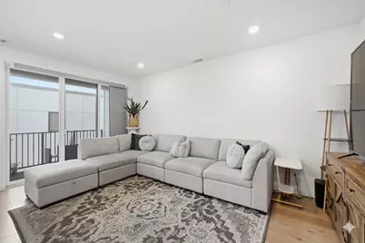 493 Cambridge St, San Francisco, CA 94134 - Photo 2
