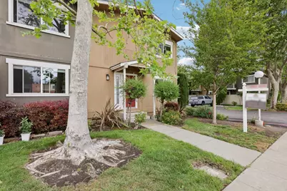 532 Tyrella Ave 12, Mountain View, CA 94043 - Photo 2