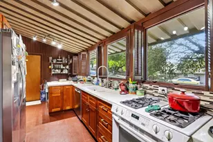 18600 Montpere Way, Saratoga, CA 95070 - Photo 14