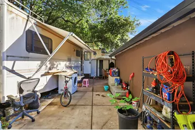 18600 Montpere Way, Saratoga, CA 95070 - Photo 22