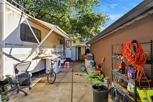 18600 Montpere Way, Saratoga, CA 95070 - Photo 22