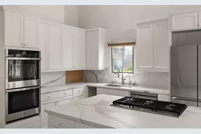 25399 Markham Ln, Salinas, CA 93908 - Photo 12