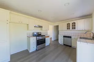 61 Beverly Dr, Salinas, CA 93905 - Photo 8