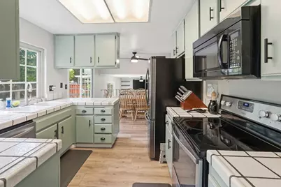 7135 Yorktown Dr, Gilroy, CA 95020 - Photo 8