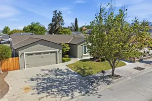1660 Monte Vista Dr, Hollister, CA 95023 - Photo 32