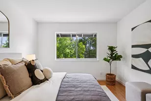 25845 Springhill Dr, Los Altos Hills, CA 94022 - Photo 22