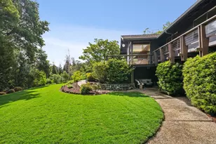 25845 Springhill Dr, Los Altos Hills, CA 94022 - Photo 46