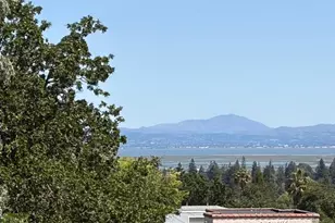 909 Hillcrest Dr, Redwood City, CA 94062 - Photo 1
