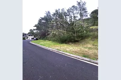 20 Barton Pl, Pacifica, CA 94044 - Photo 2