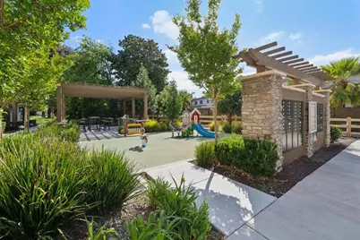 663 Alamo Ct, Mountain View, CA 94043 - Photo 18