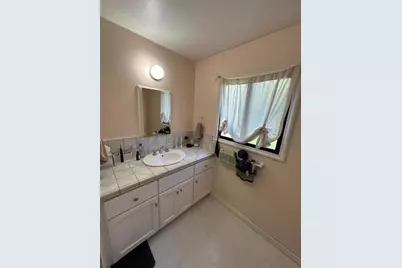 906 Bautista Dr, Salinas, CA 93901 - Photo 18