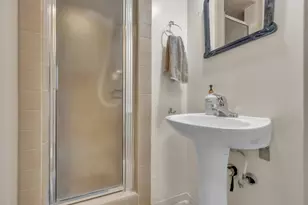 906 Bautista Dr, Salinas, CA 93901 - Photo 16
