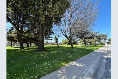 906 Bautista Dr, Salinas, CA 93901 - Photo 32