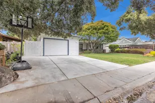 906 Bautista Dr, Salinas, CA 93901 - Photo 2