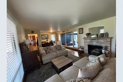 906 Bautista Dr, Salinas, CA 93901 - Photo 4