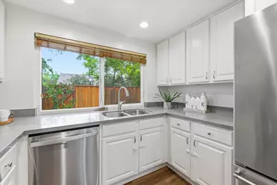 10893 Northfield Sq, Cupertino, CA 95014 - Photo 24