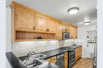1310 Primavera St 109, Salinas, CA 93901 - Photo 4