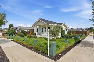 706 Central Ave, Hollister, CA 95023 - Photo 2